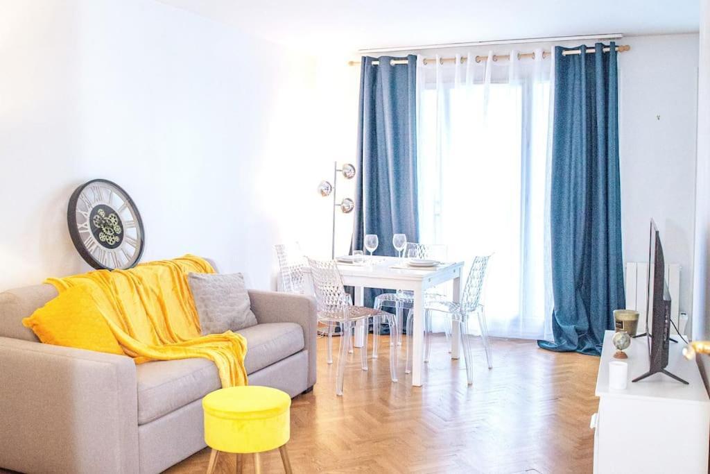 Grand 2 Pieces Balcon Parking Porte Paris Aubervilliers Exterior photo