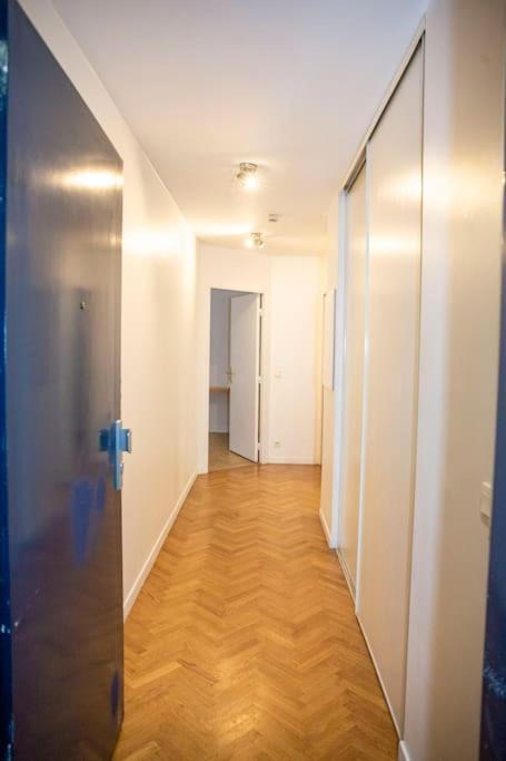 Grand 2 Pieces Balcon Parking Porte Paris Aubervilliers Exterior photo