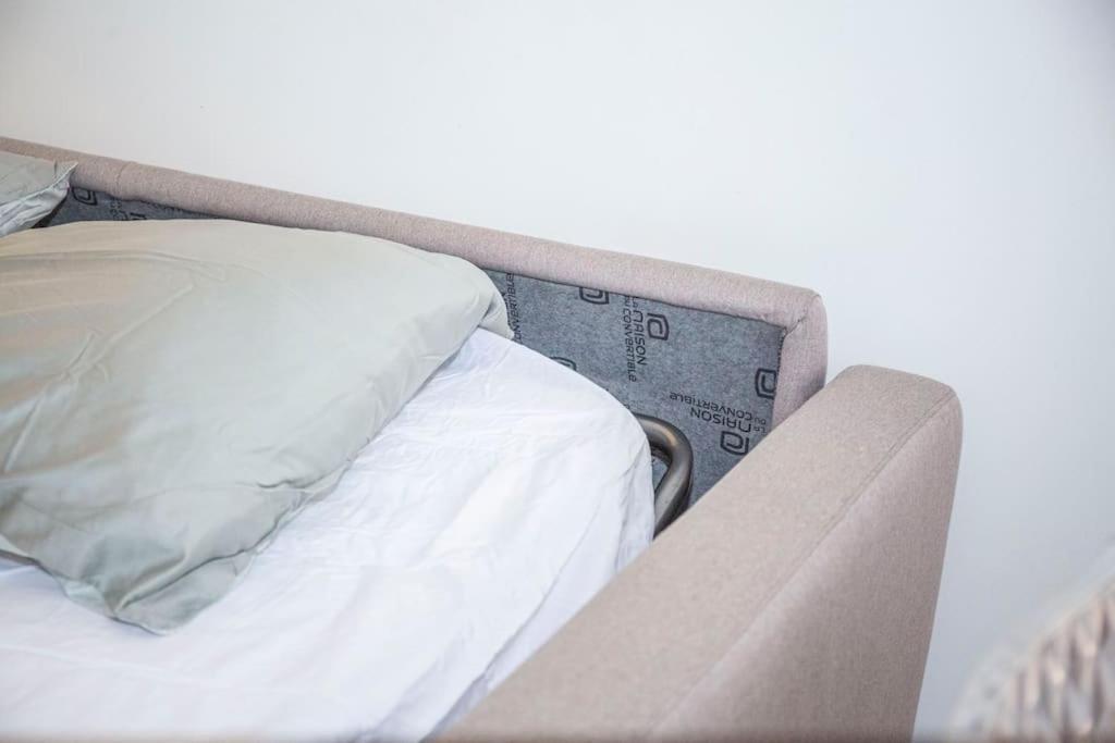 Grand 2 Pieces Balcon Parking Porte Paris Aubervilliers Exterior photo